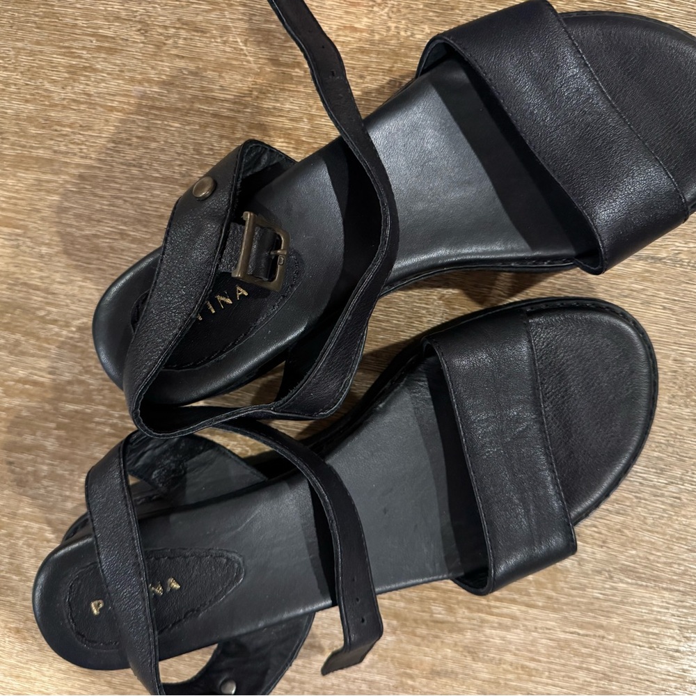 Portland Leather Patina Black Women's SoHo Wedge Sandals size 7